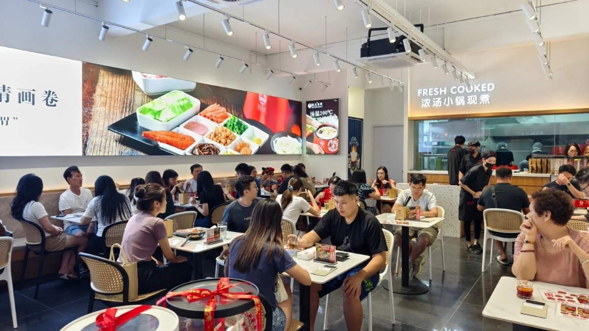 今年餐饮行业面临挑战，但状元米线逆流而上！凭借产品和强大品牌实力，成为加盟优选。选择状元米线，总部全程扶持，助您轻松创业，把握市场机遇